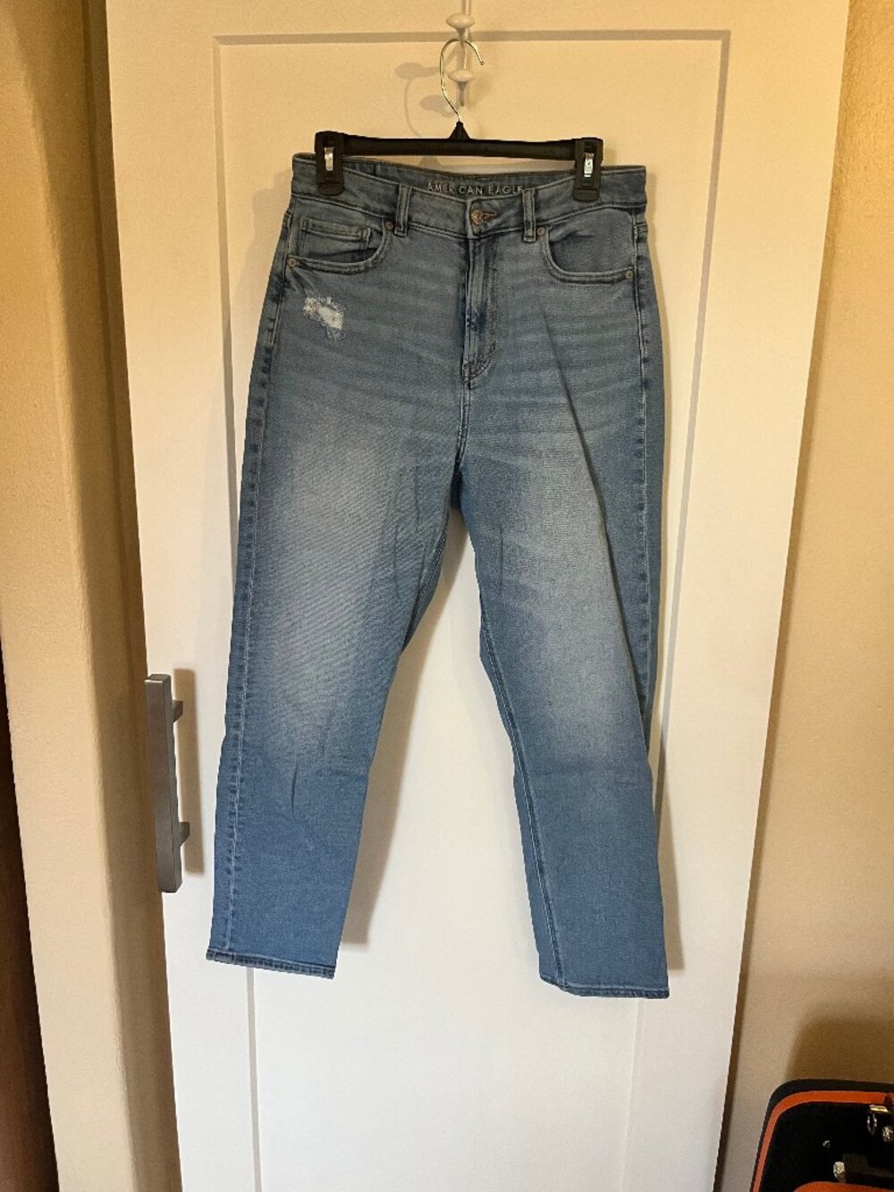 American Eagle Distressed Light Wash Jeans 10 Long